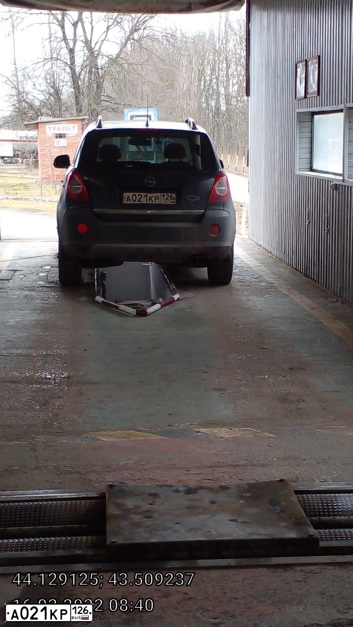Фото автомобиля OPEL ANTARA, 2008 — госномер М009НХ26. Цвет: ЧЕРНЫЙ