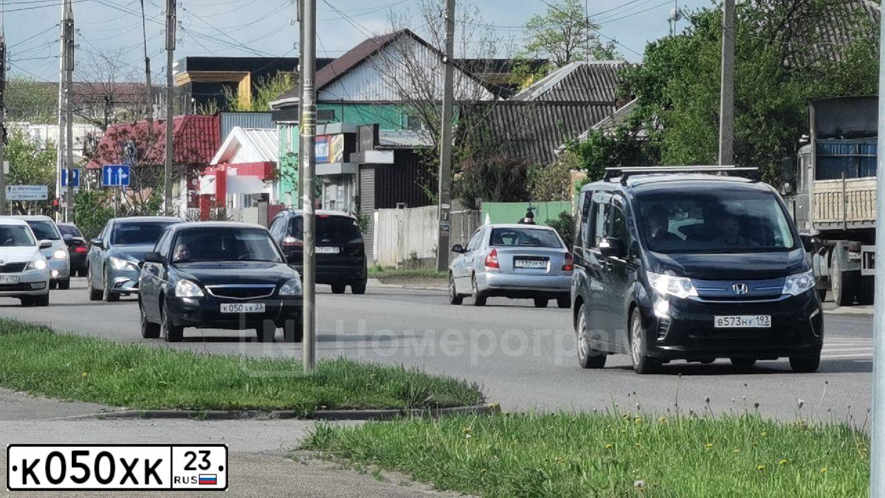 Фото автомобиля LADA 2170 PRIORA, 2007 — госномер К050ХК23. Цвет: СИНЕ-ЧЕРНЫЙ