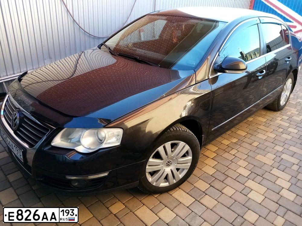 Фото автомобиля VOLKSWAGEN PASSAT, 2008 — госномер Е826АА193. Цвет: Коричневый