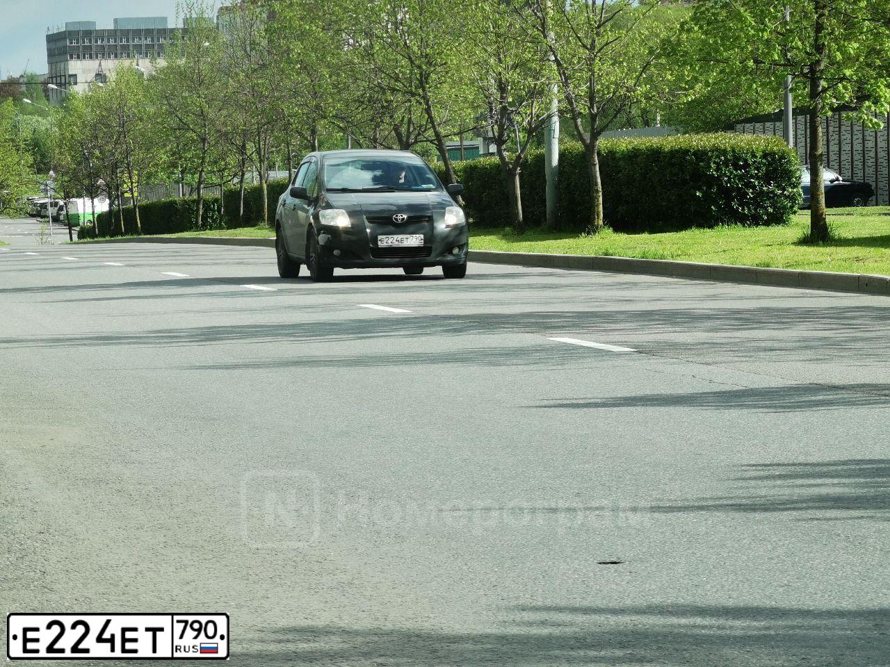 Фото автомобиля TOYOTA AURIS, 2008 — госномер Н049АТ550