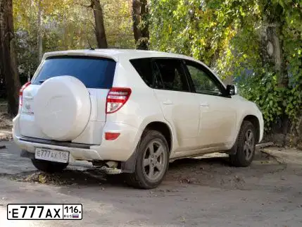 Фото автомобиля TOYOTA RAV4, 2012 — госномер Е777АХ116. Цвет: БЕЛЫЙ