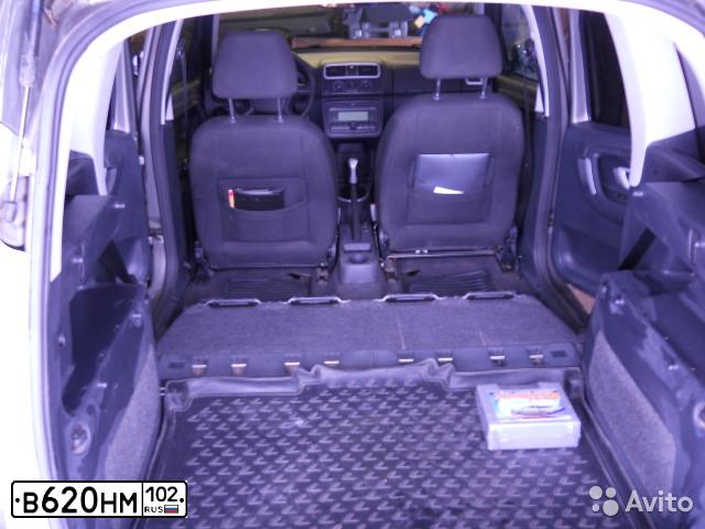 Фото автомобиля SKODA ROOMSTER, 2008 — госномер Х022СЕ174. Цвет: СЕРЫЙ