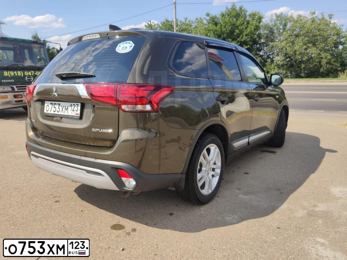 Фото автомобиля MITSUBISHI OUTLANDER, 2019 — госномер О124ЕР154. Цвет: Коричневый