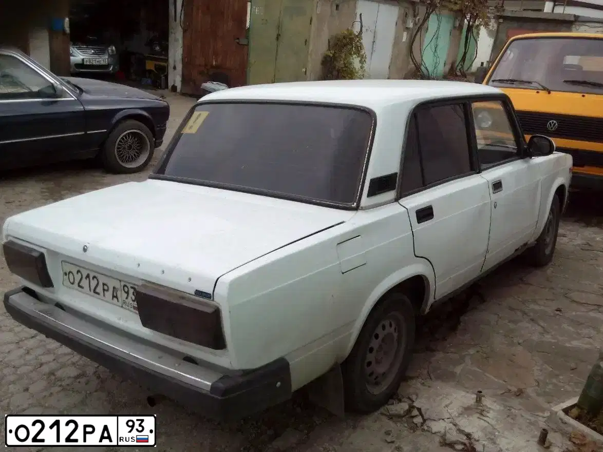 Фото автомобиля LADA 2107 LADA, 2007 — госномер К842РС193. Цвет: ЯРКО-БЕЛЫЙ