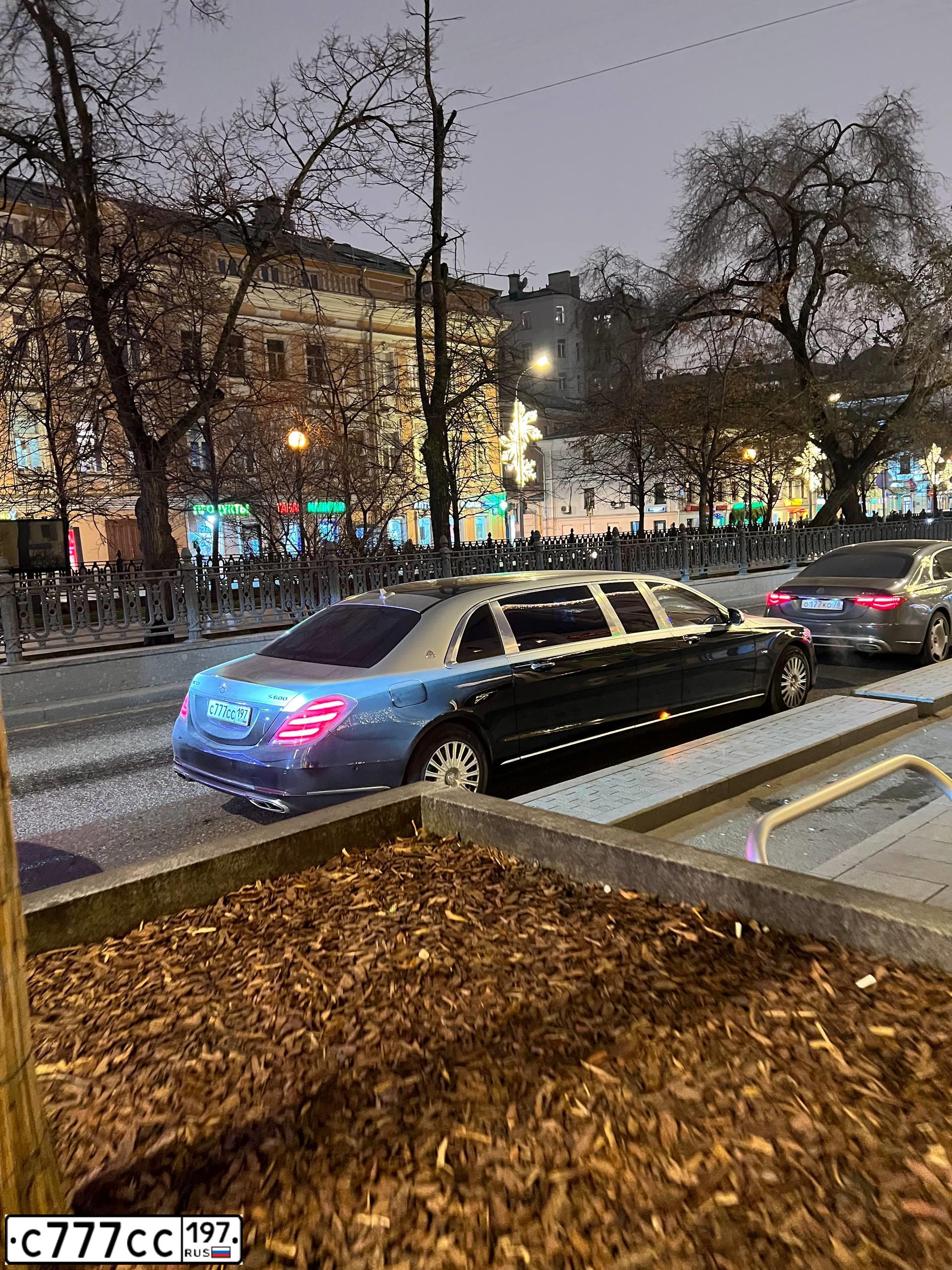 Фото автомобиля CHEVROLET EXPRESS VAN, 2014 — госномер С777СС197. Цвет: ЧЕРНЫЙ
