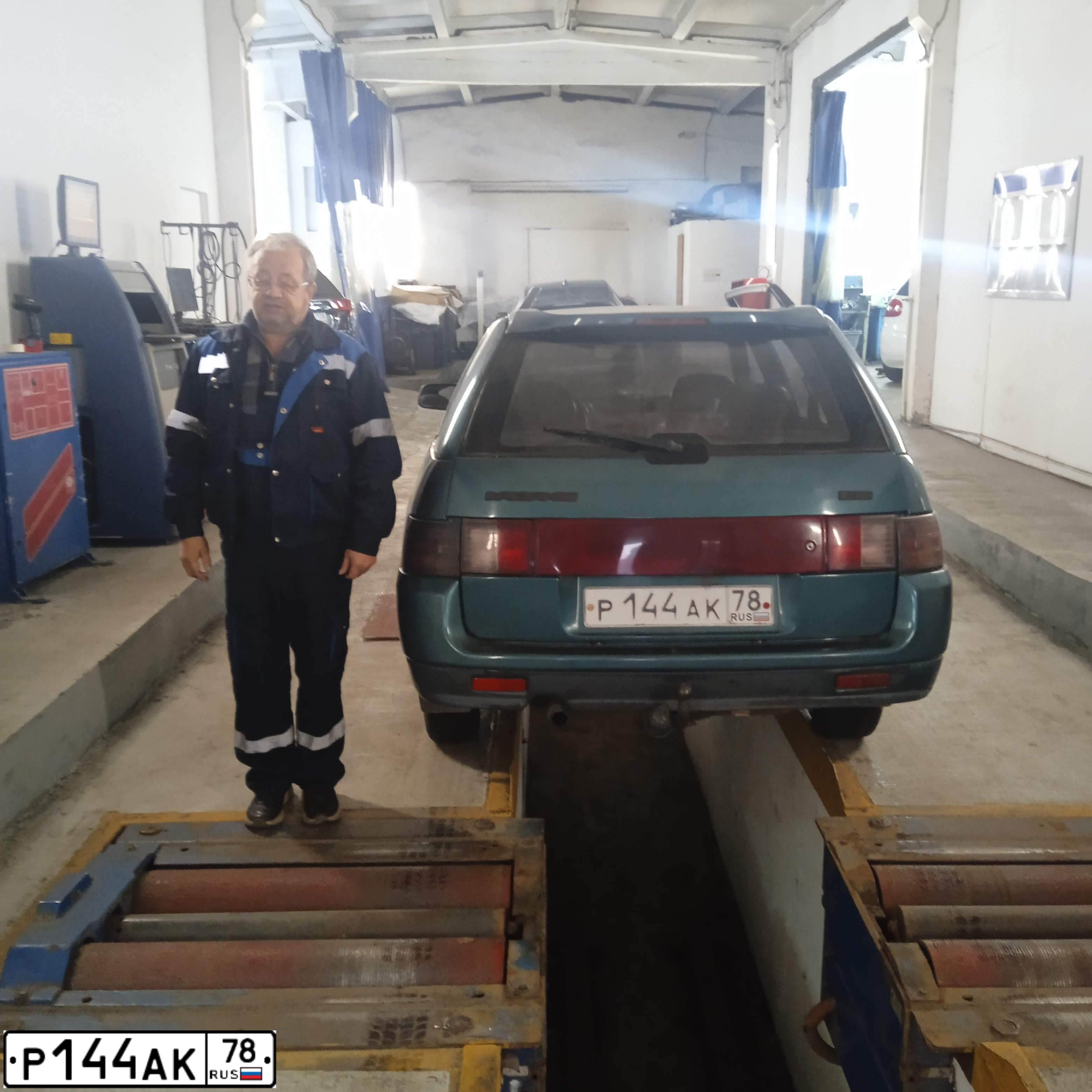 Фото автомобиля LADA 2111, 1999 — госномер К852НО53. Цвет: СЕРЕБРИСТО-ЗЕЛЕНЫЙ