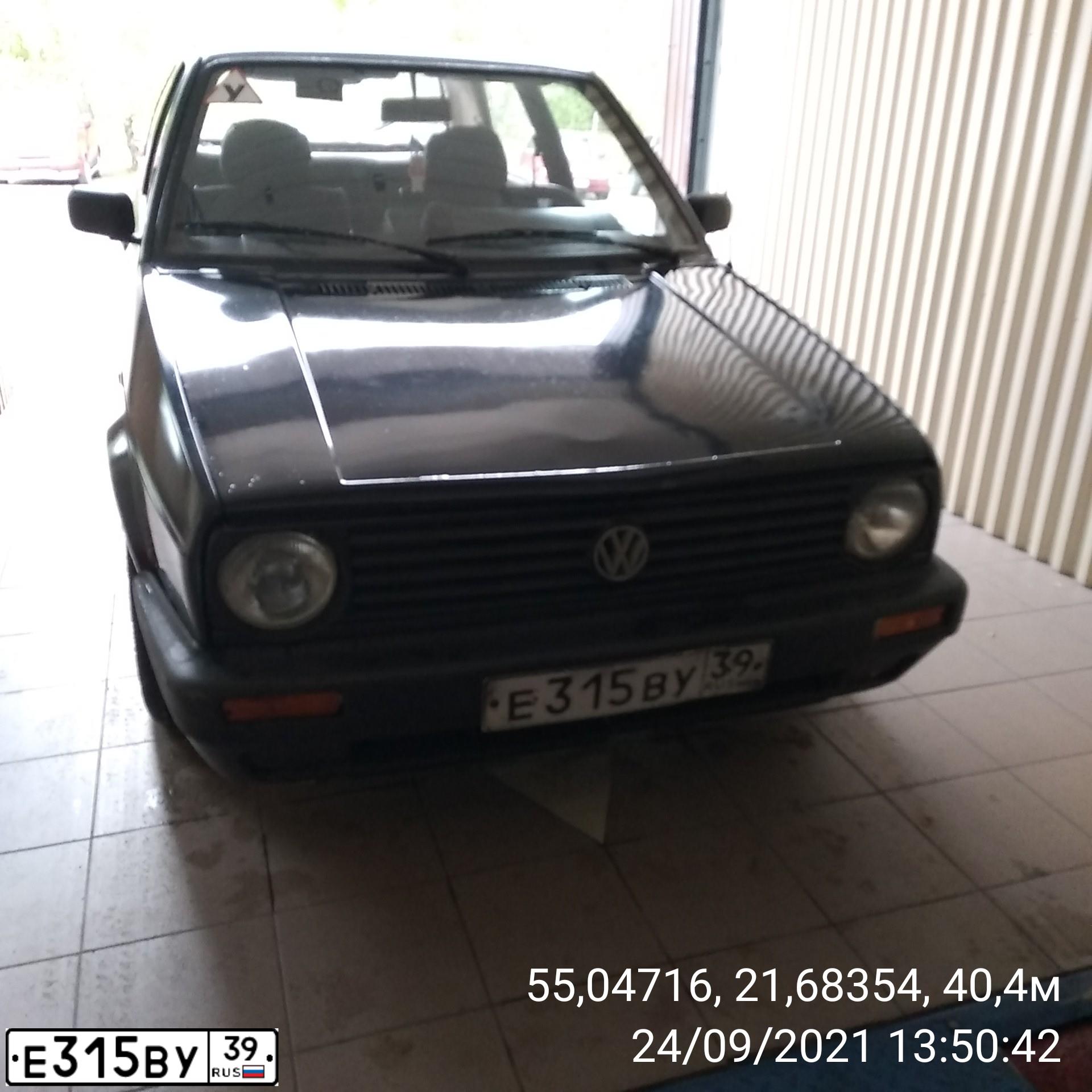 Фото автомобиля VOLKSWAGEN GOLF, 1986 — госномер Е315ВУ39