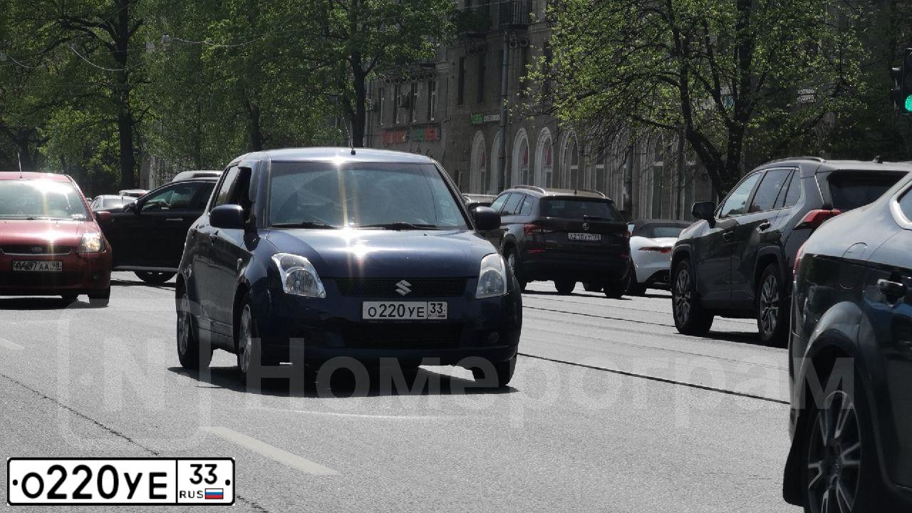 Фото автомобиля LADA 1119 KALINA, 2011 — госномер О220УЕ33. Цвет: Серебристый