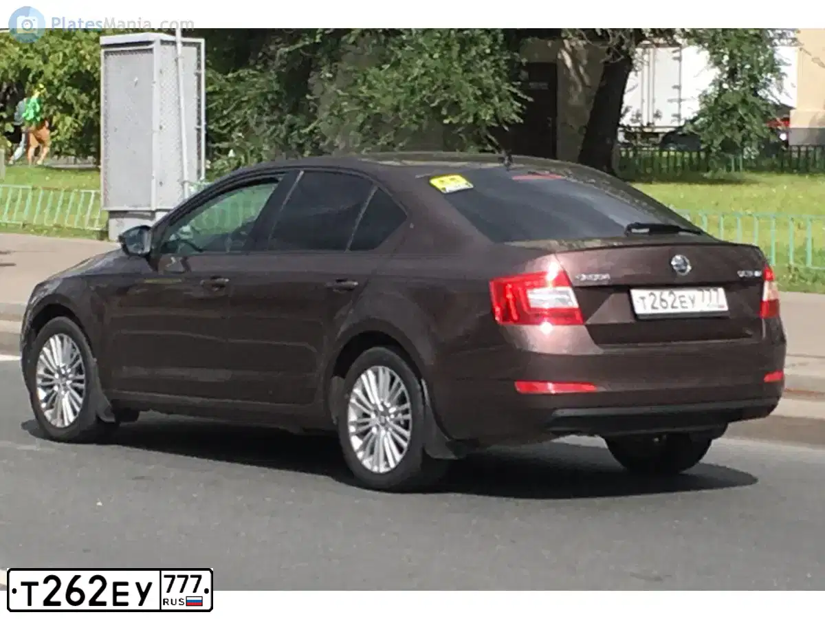 Фото автомобиля SKODA OCTAVIA, 2014 — госномер Т262ЕУ777. Цвет: КОРИЧНЕВЫЙ