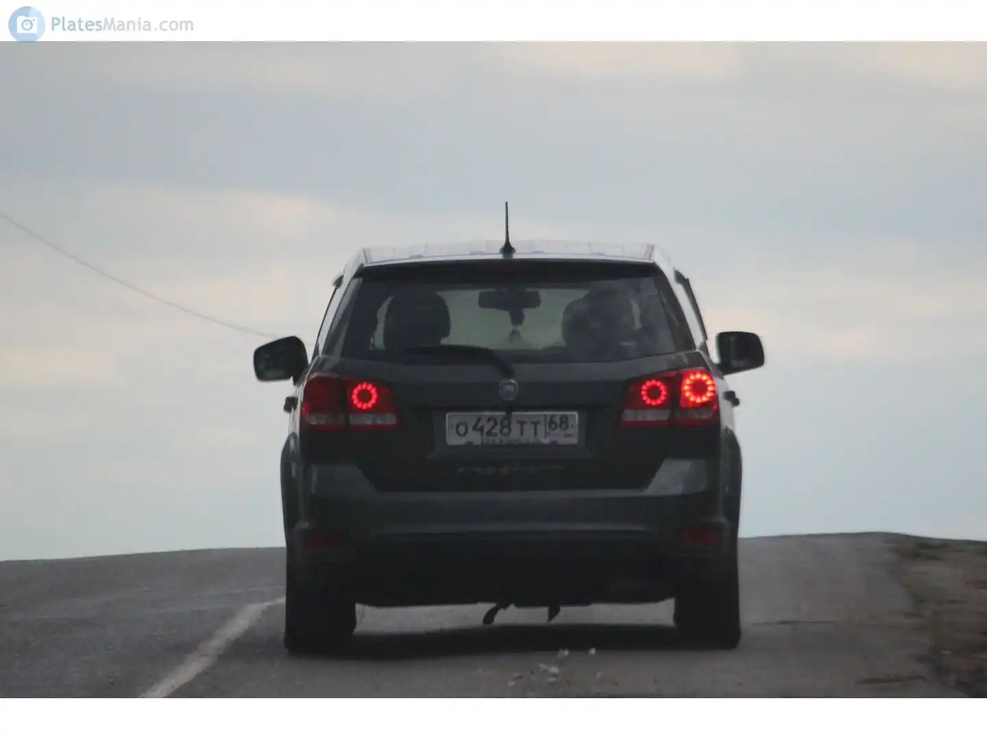 Фото автомобиля FIAT FREEMONT, 2013 — госномер О428ТТ68. Цвет: ЗЕЛЕНЫЙ