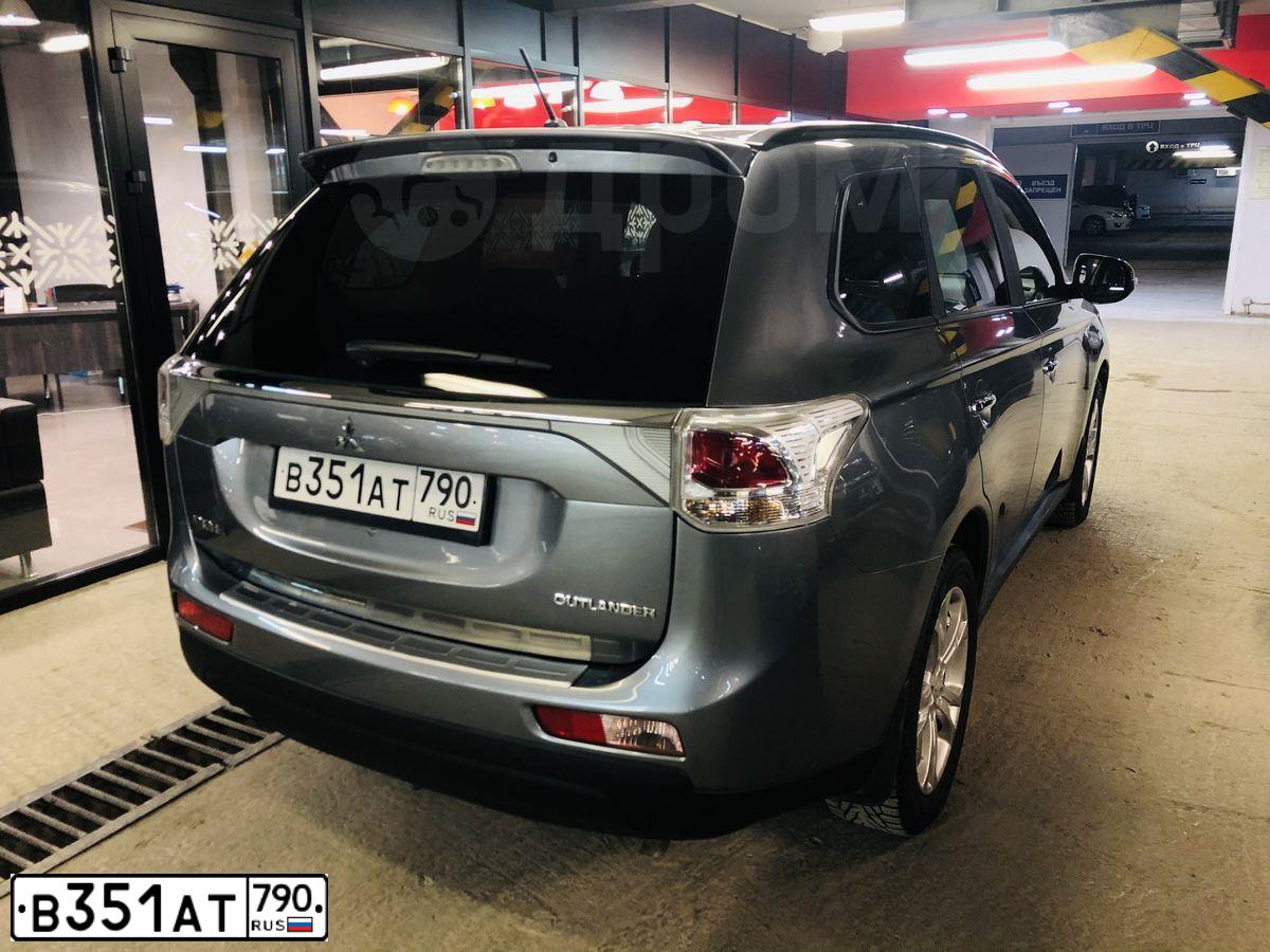 Фото автомобиля MITSUBISHI OUTLANDER, 2012 — госномер М333ВВ50. Цвет: Серый