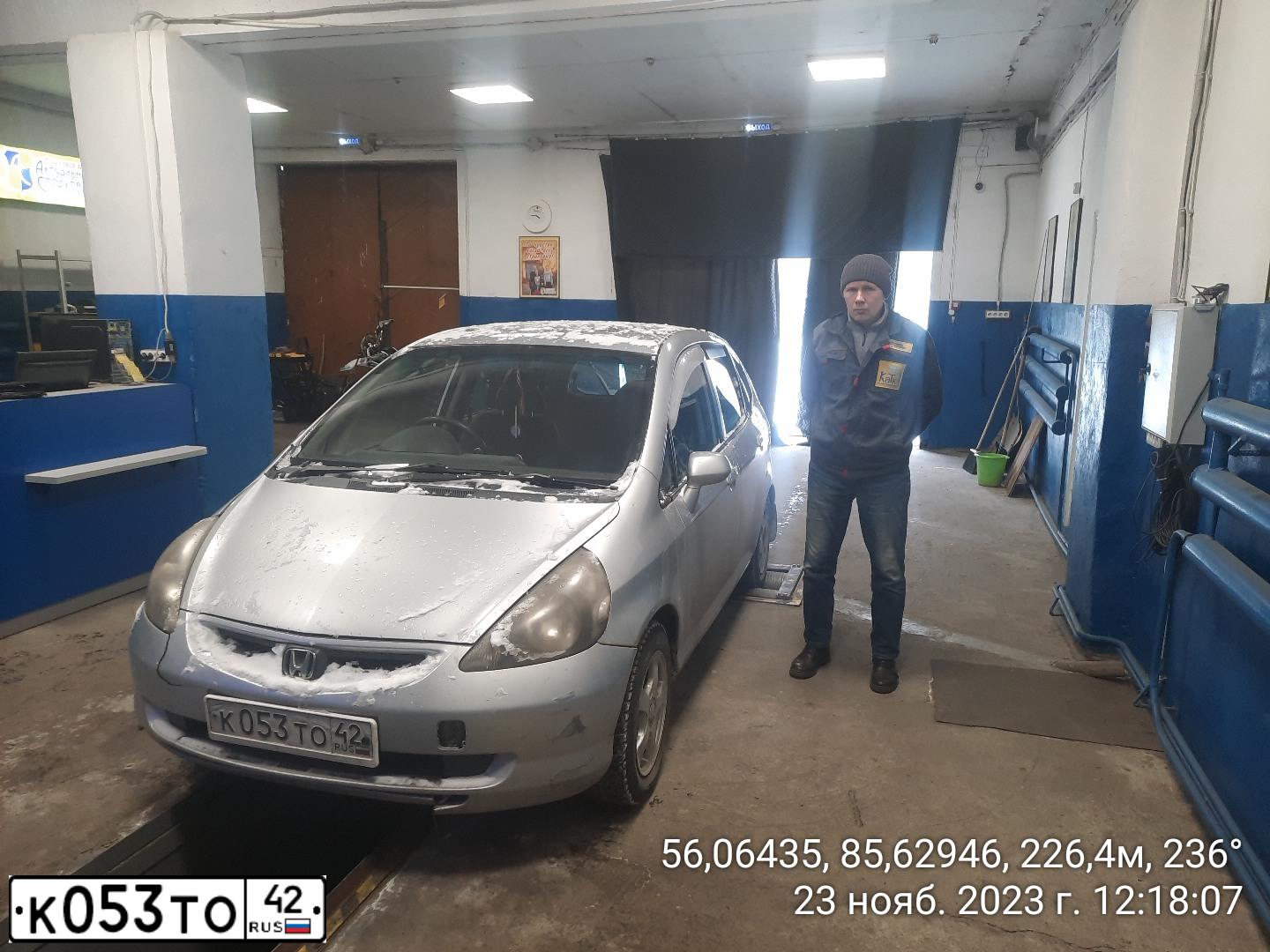 Фото автомобиля HONDA FIT, 2001 — госномер К053ТО42