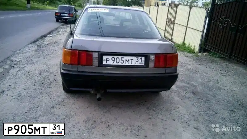 Фото автомобиля AUDI 80, 1989 — госномер Р905МТ31. Цвет: Серый