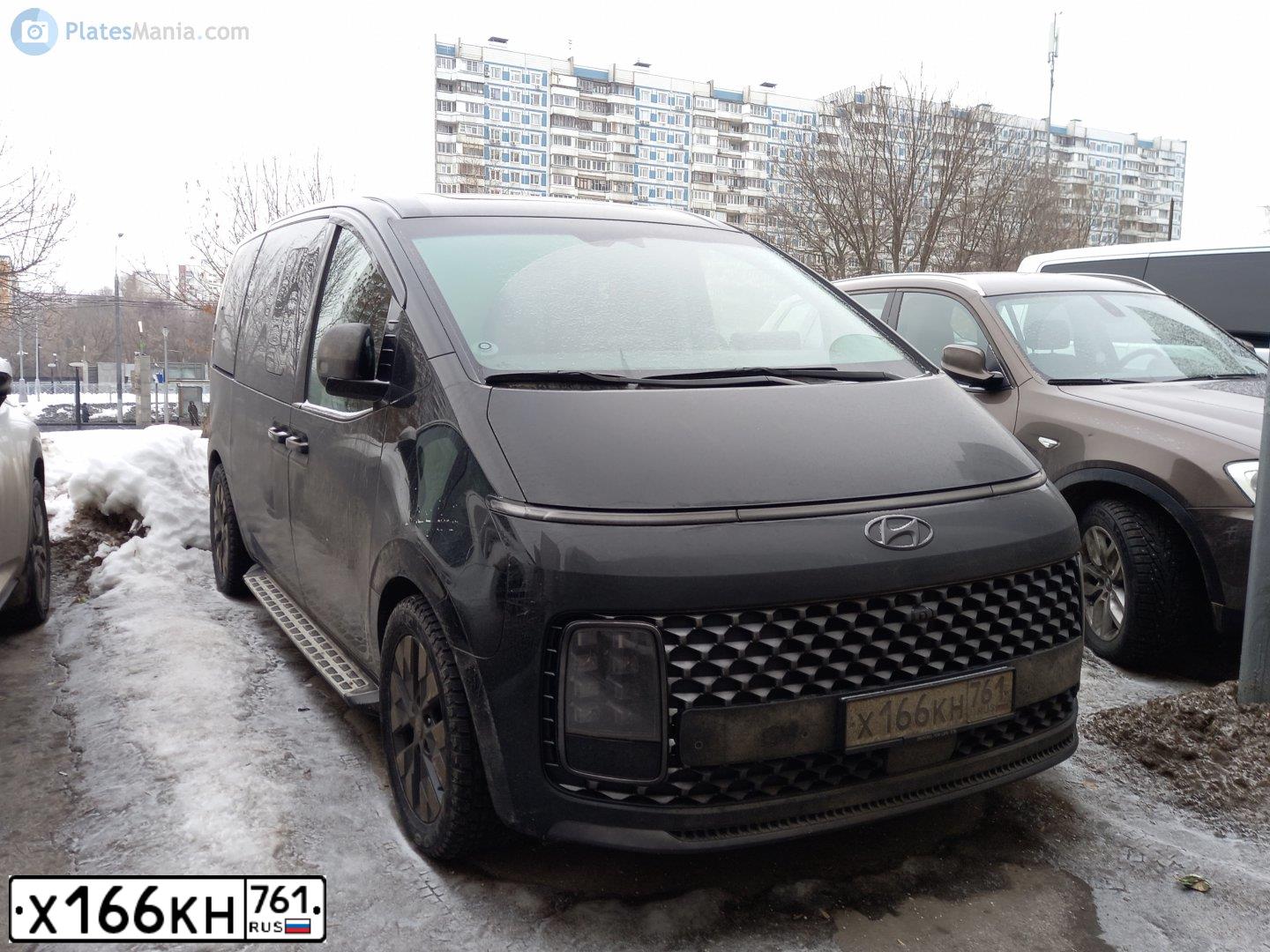 Фото автомобиля HYUNDAI STARIA. Цвет: ЧЕРНЫЙ