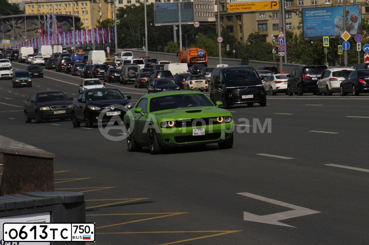 Фото автомобиля RENAULT FLUENCE, 2014 — госномер О613ТС750. Цвет: ЧЕРНЫЙ