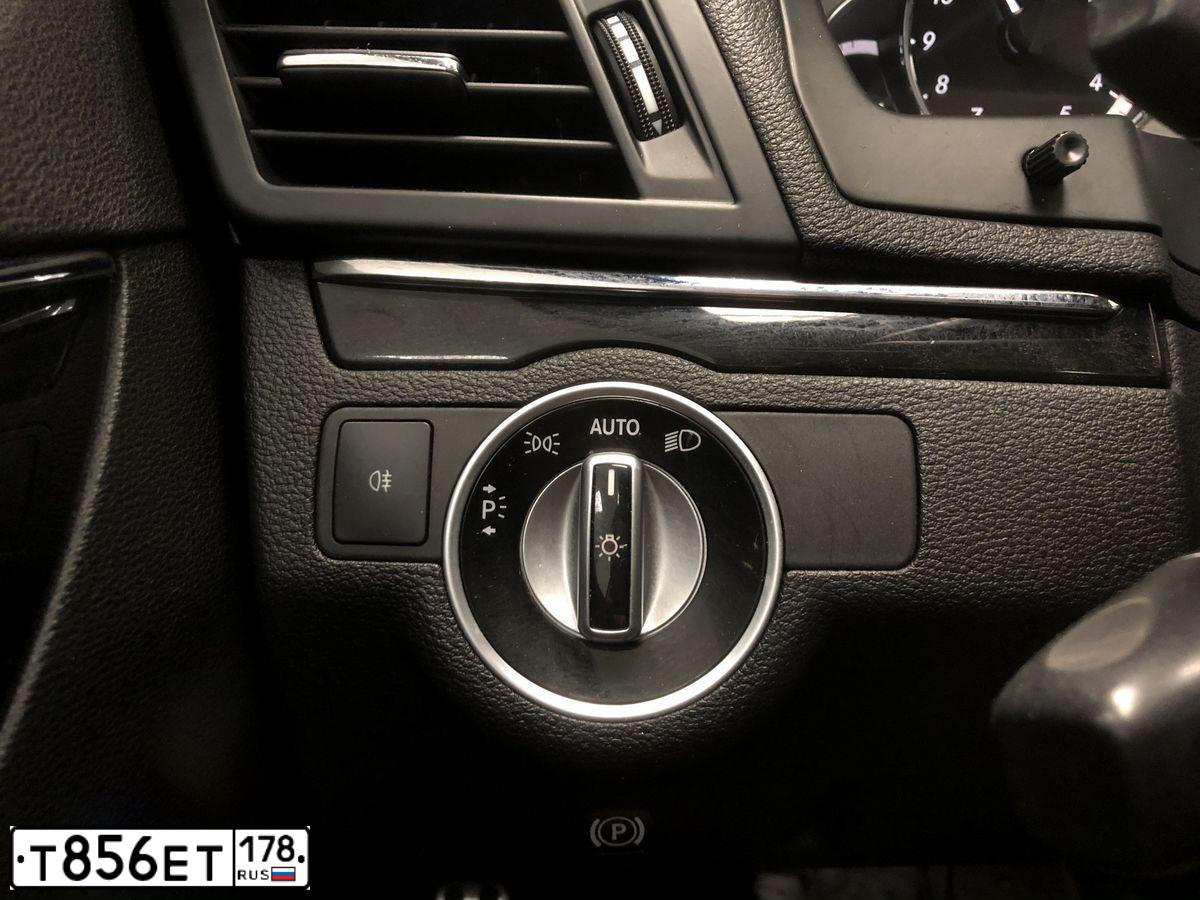 Фото автомобиля MERCEDES GLK-KLASSE, 2010 — госномер Т856ЕТ178. Цвет: ЧЕРНЫЙ