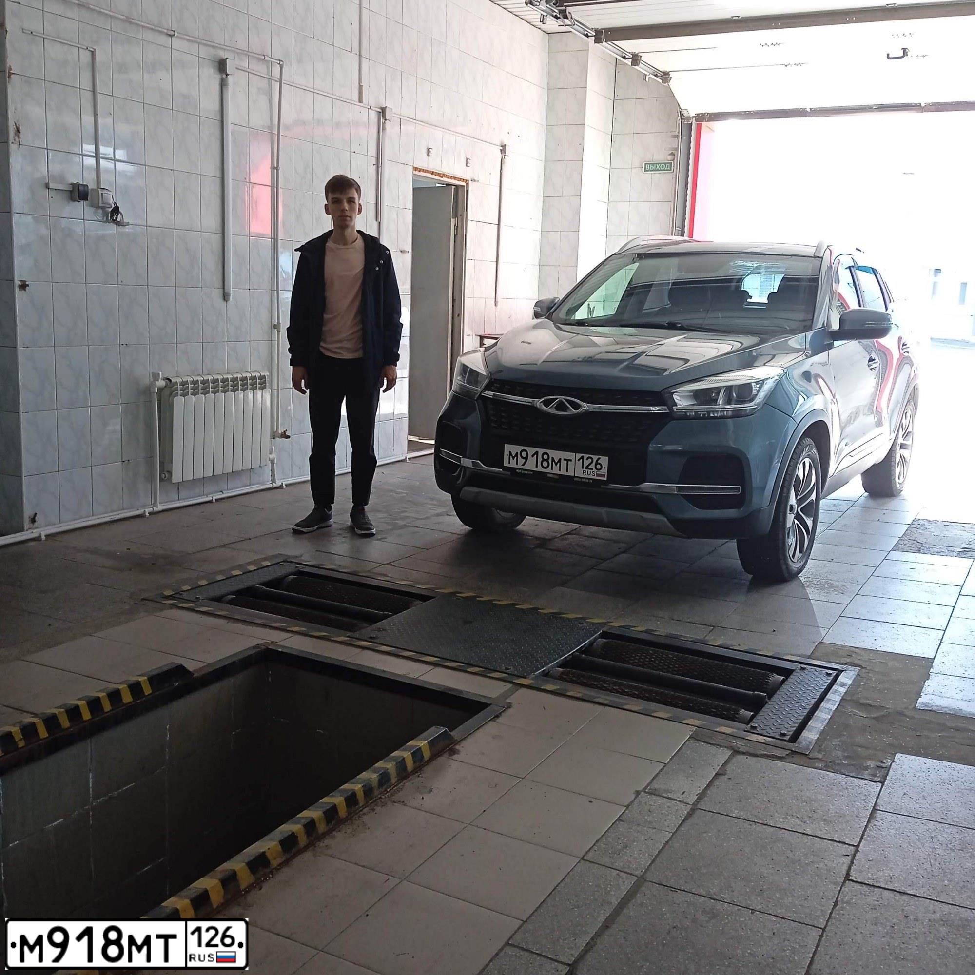 Фото автомобиля ЧЕРИ T19(TIGGO4), 2019 — госномер О960ЕЕ126. Цвет: СЕРЫЙ