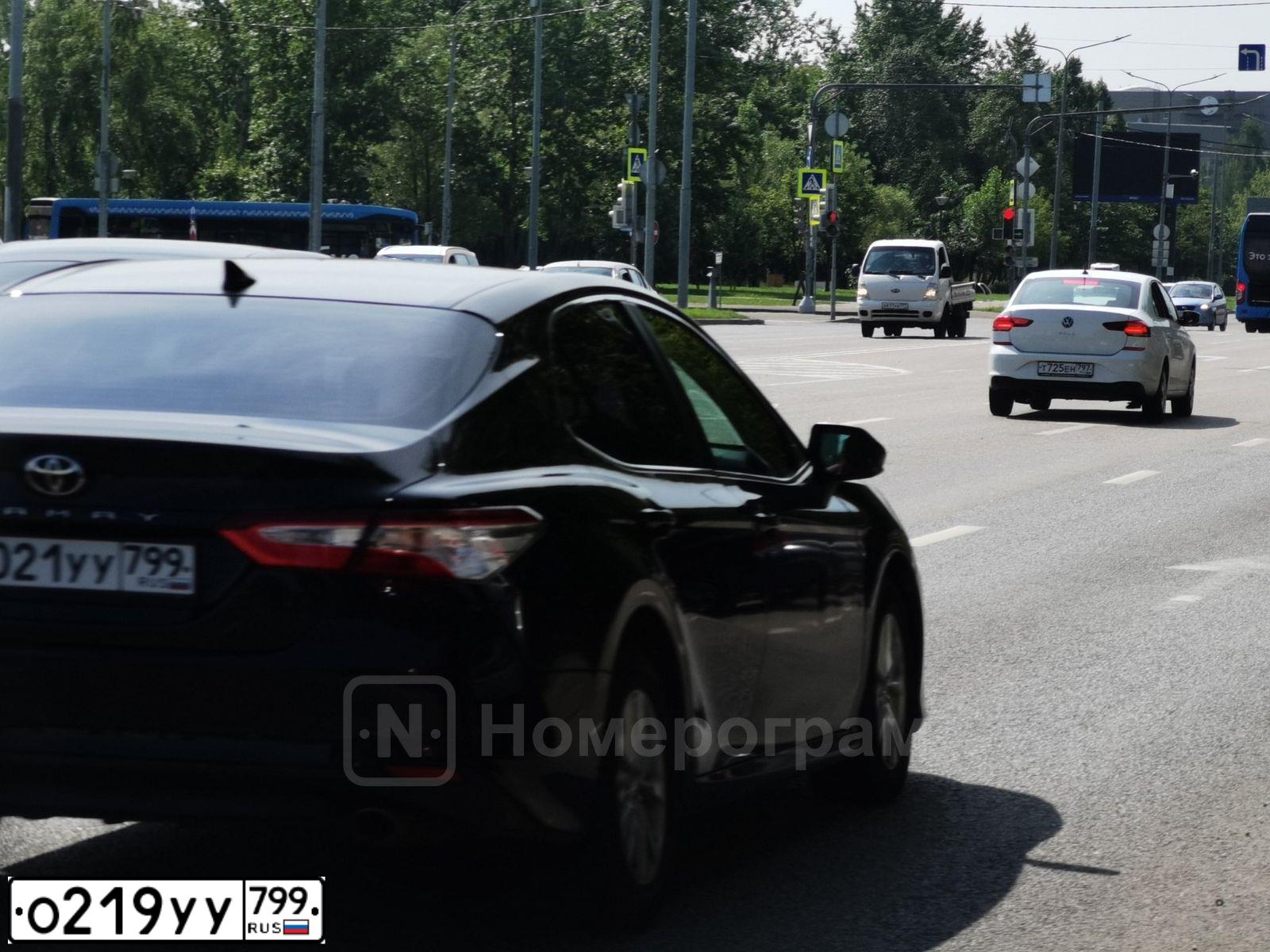 Фото автомобиля JAGUAR XF-SERIE, 2014 — госномер Р710АК32. Цвет: Темно-синий