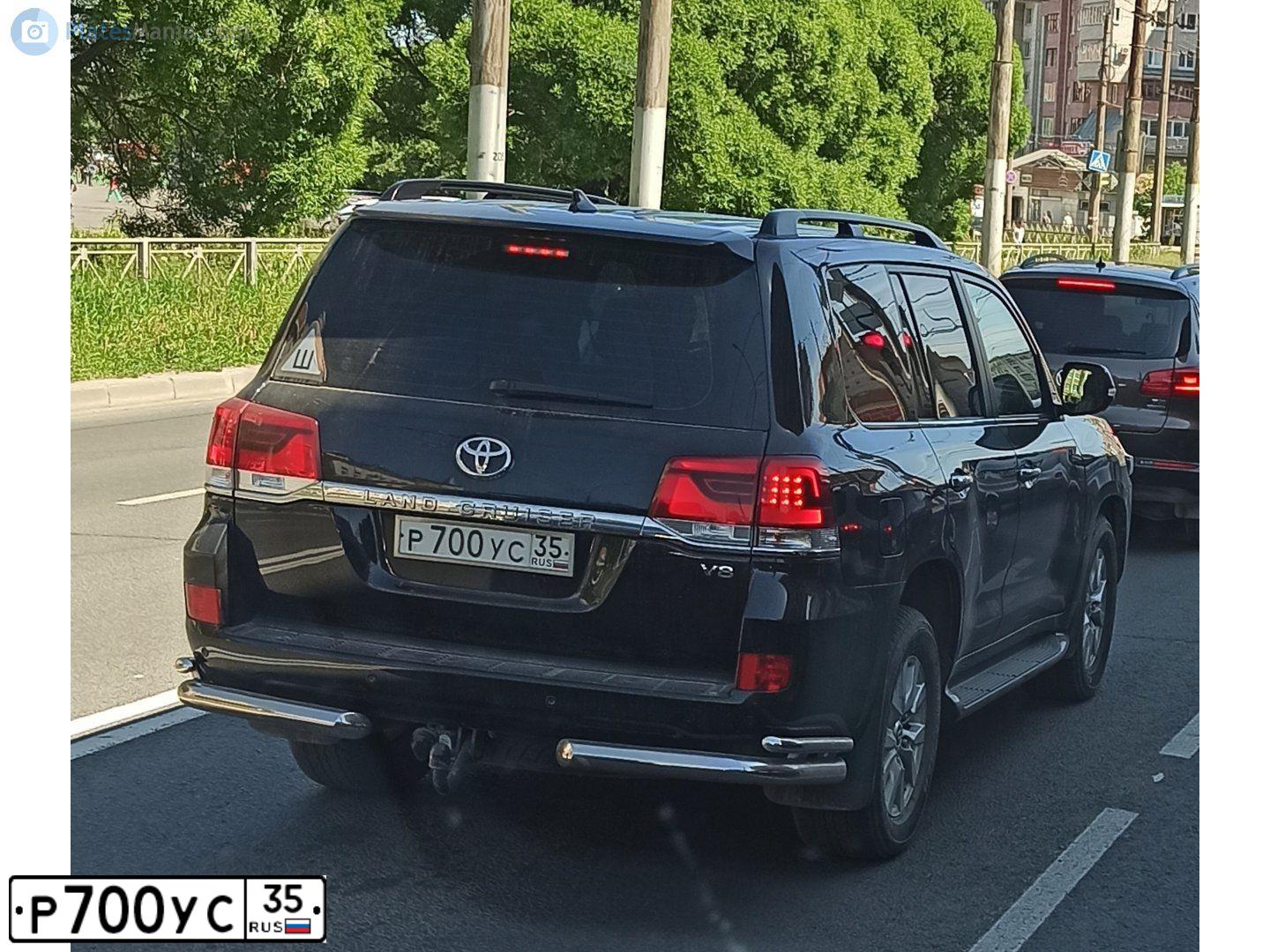 Фото автомобиля TOYOTA LAND CRUISER 200, 2018 — госномер М186РР35. Цвет: ЧЕРНЫЙ