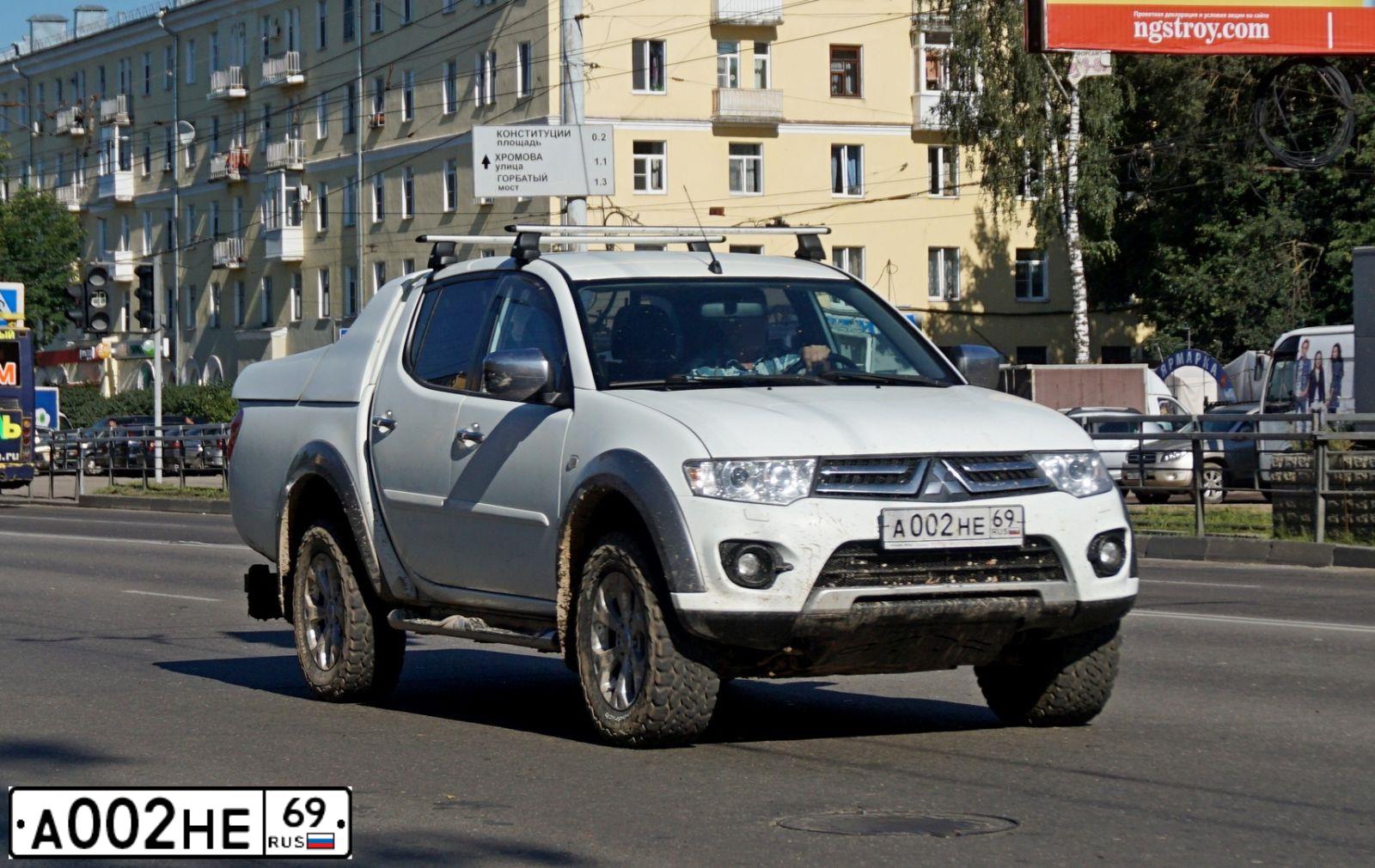 Фото автомобиля MITSUBISHI L 200, 2012 — госномер А270СВ69. Цвет: Серый