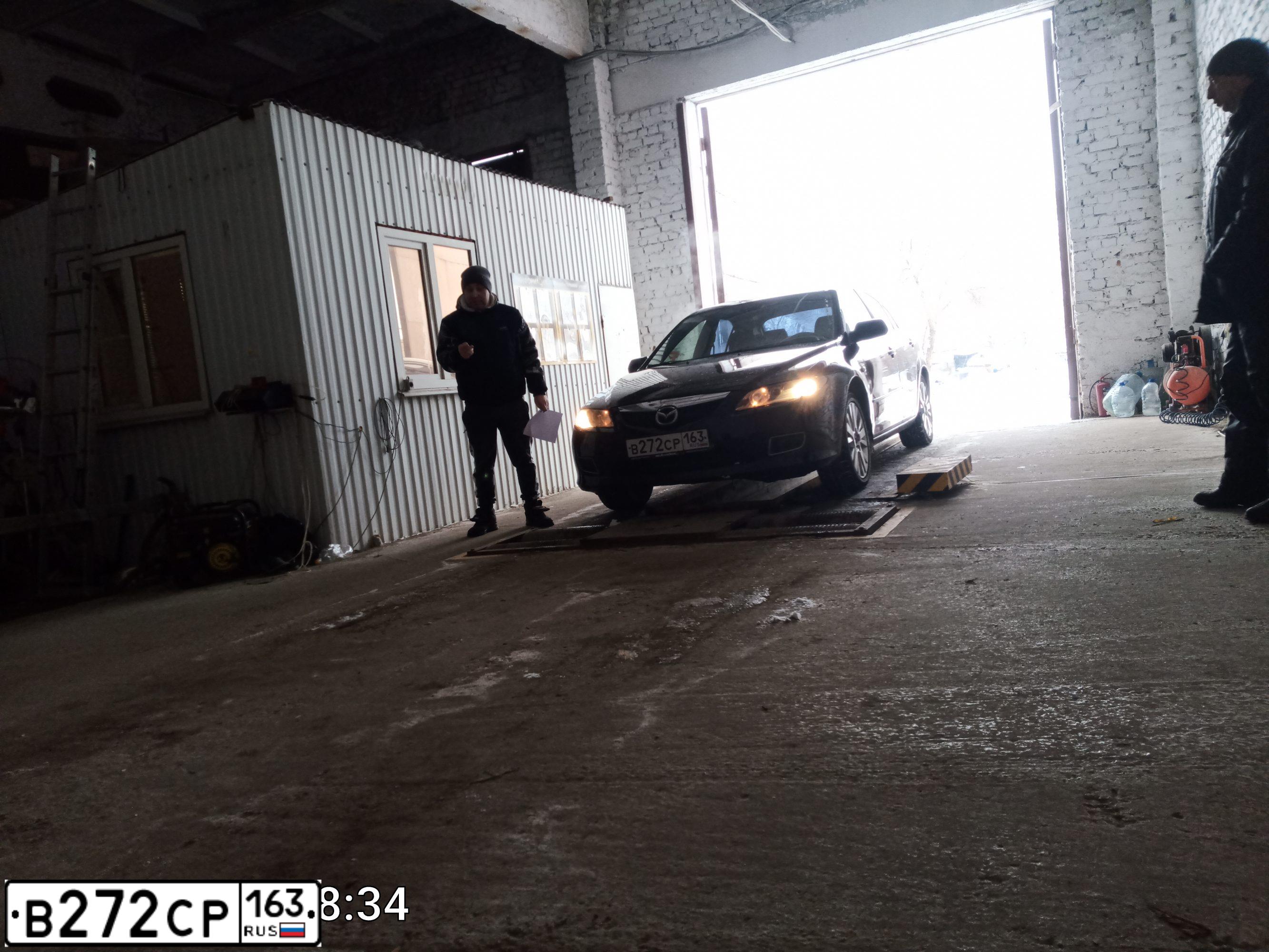 Фото автомобиля CHEVROLET NIVA, 2005 — госномер С272СР163. Цвет: Темно-серый металлик