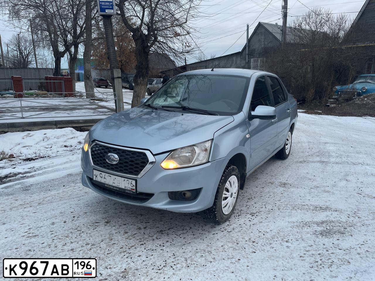Фото автомобиля KIA RIO, 2020 — госномер К967АВ196. Цвет: СЕРЫЙ
