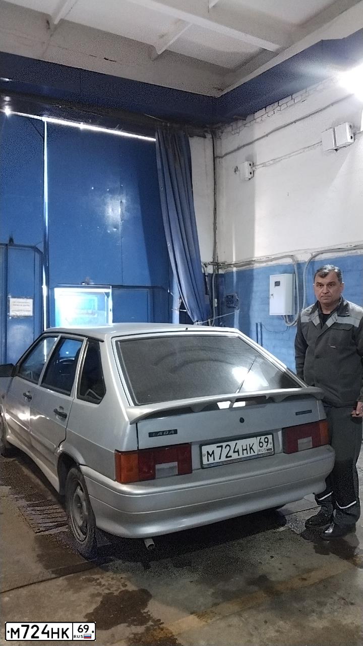 Фото автомобиля LADA 2114 SAMARA, 2008 — госномер М724НК69. Цвет: СВЕТЛО-СЕРЕБРИСТЫЙ МЕТАЛЛИК