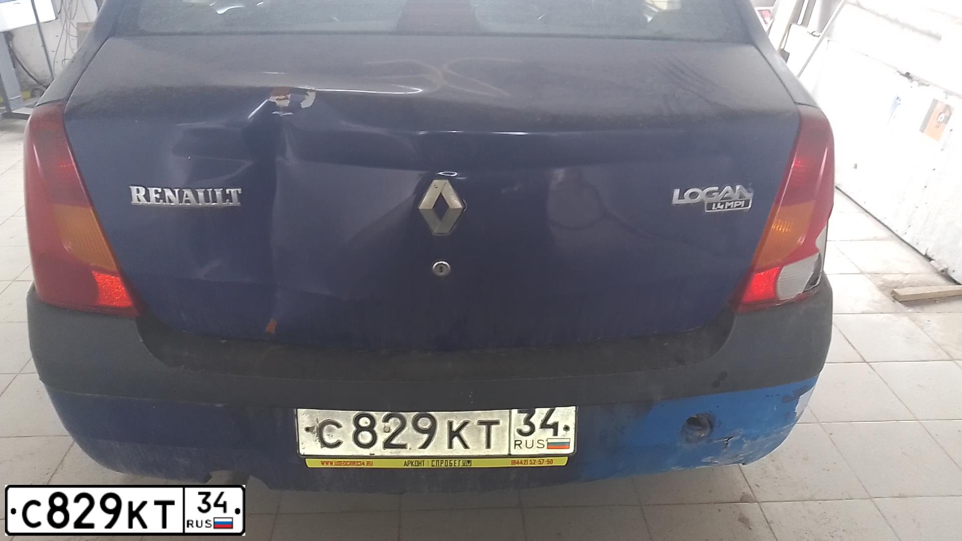 Фото автомобиля RENAULT LOGAN, 2006 — госномер С829КТ34. Цвет: ТЕМНО СИНИЙ