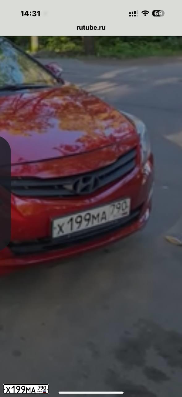 Фото автомобиля HYUNDAI SOLARIS, 2015 — госномер Х199МА790. Цвет: КРАСНЫЙ