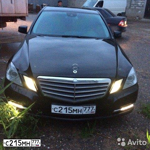 Фото автомобиля MERCEDES E-KLASSE, 2011 — госномер Р004СВ197. Цвет: ЧЕРНЫЙ
