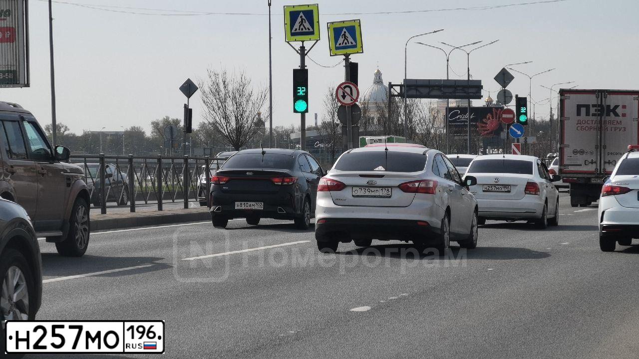 Фото автомобиля HYUNDAI SOLARIS, 2013 — госномер А516АА196. Цвет: ЧЕРНЫЙ