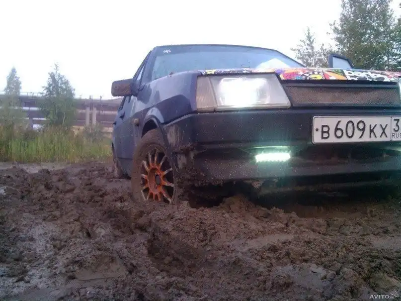 Фото автомобиля LADA 2110 LADA, 2002 — госномер К358РТ33. Цвет: СЕРЕБРИСТЫЙ ЯРКО-СИНИЙ