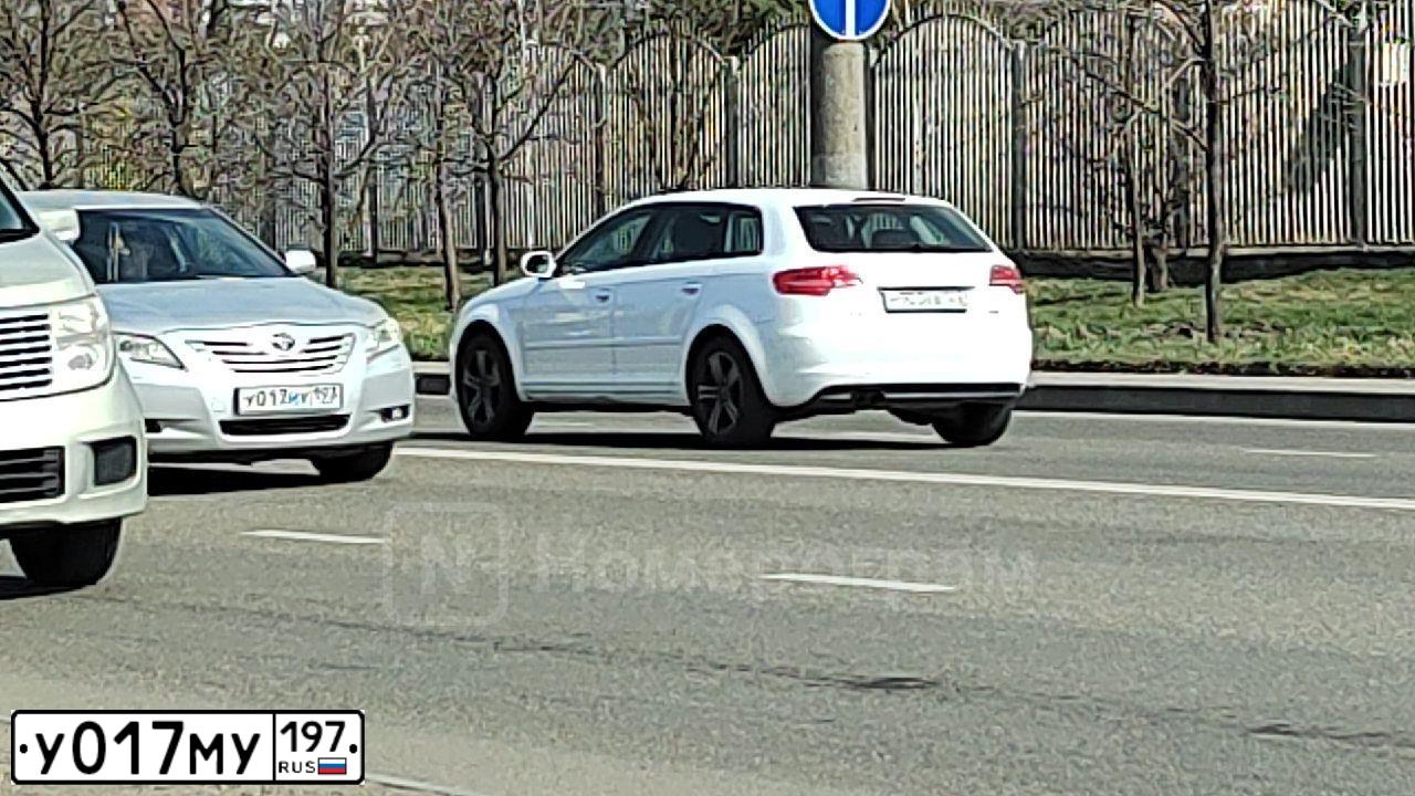 Фото автомобиля МЕРСЕДЕС-БЕНЦ Е200, 2011 — госномер О179ТТ71. Цвет: СЕРО-ЗЕЛЕНЫЙ
