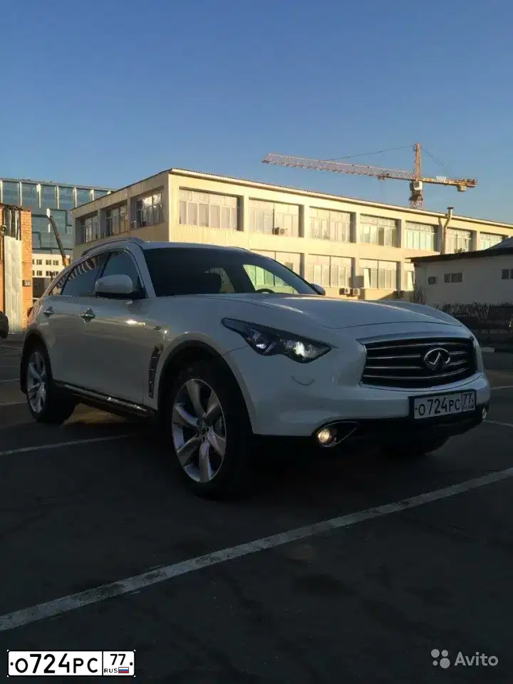 Фото автомобиля INFINITI QX70, 2010 — госномер У893МТ716