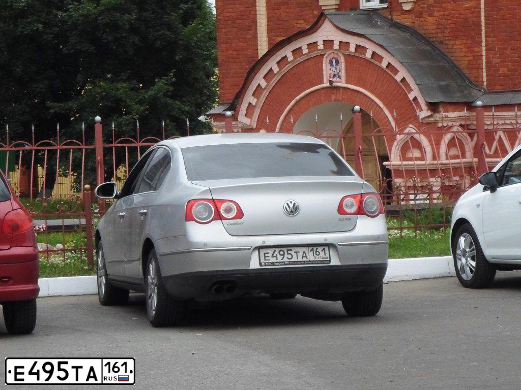 Фото автомобиля VOLKSWAGEN PASSAT, 2007 — госномер Е495ТА161. Цвет: БЕЛЫЙ