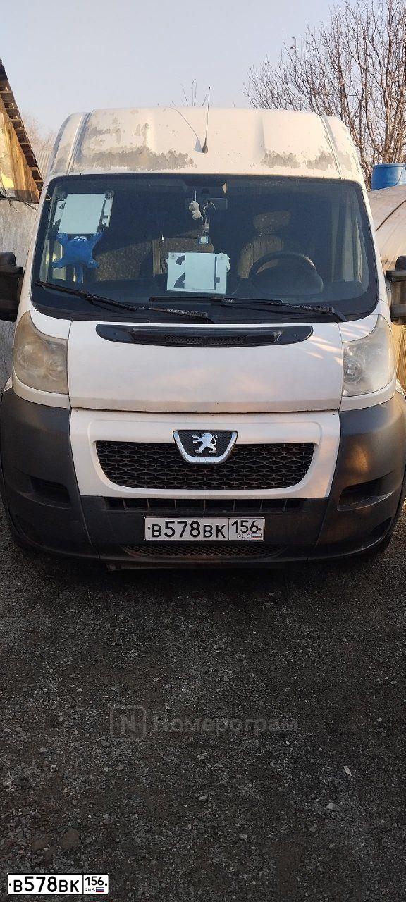 Фото автомобиля PEUGEOT BOXER, 2012 — госномер В578ВК156. Цвет: Белый