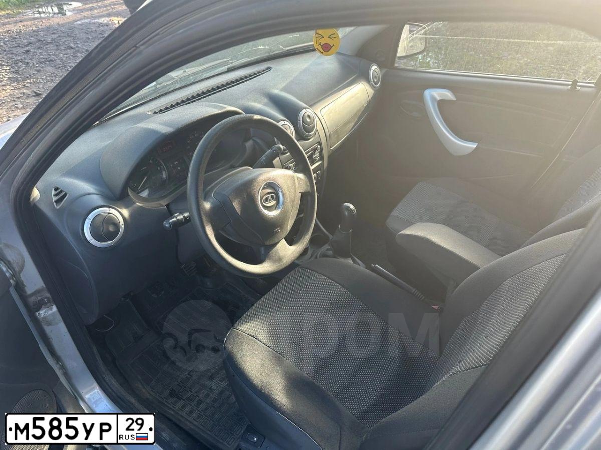 Фото автомобиля LADA LARGUS, 2013 — госномер М585УР29. Цвет: Серебристый