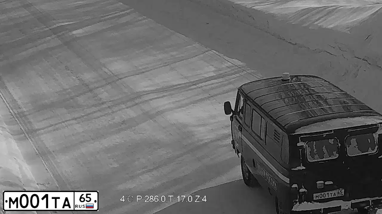 Фото автомобиля UAZ 3909, 2015 — госномер М001ТА65. Цвет: СИНИЙ