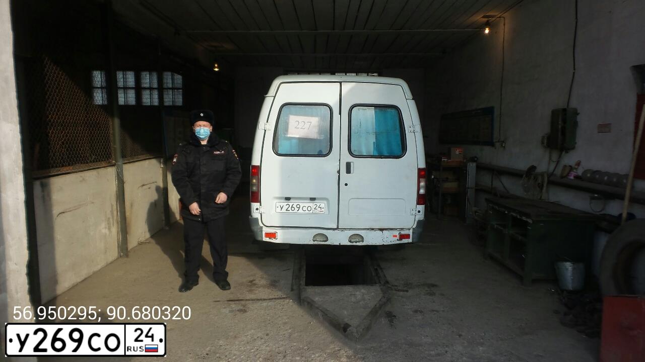 Фото автомобиля GAZ 3221 EL, 2006 — госномер У269СО24. Цвет: БЕЛЫЙ