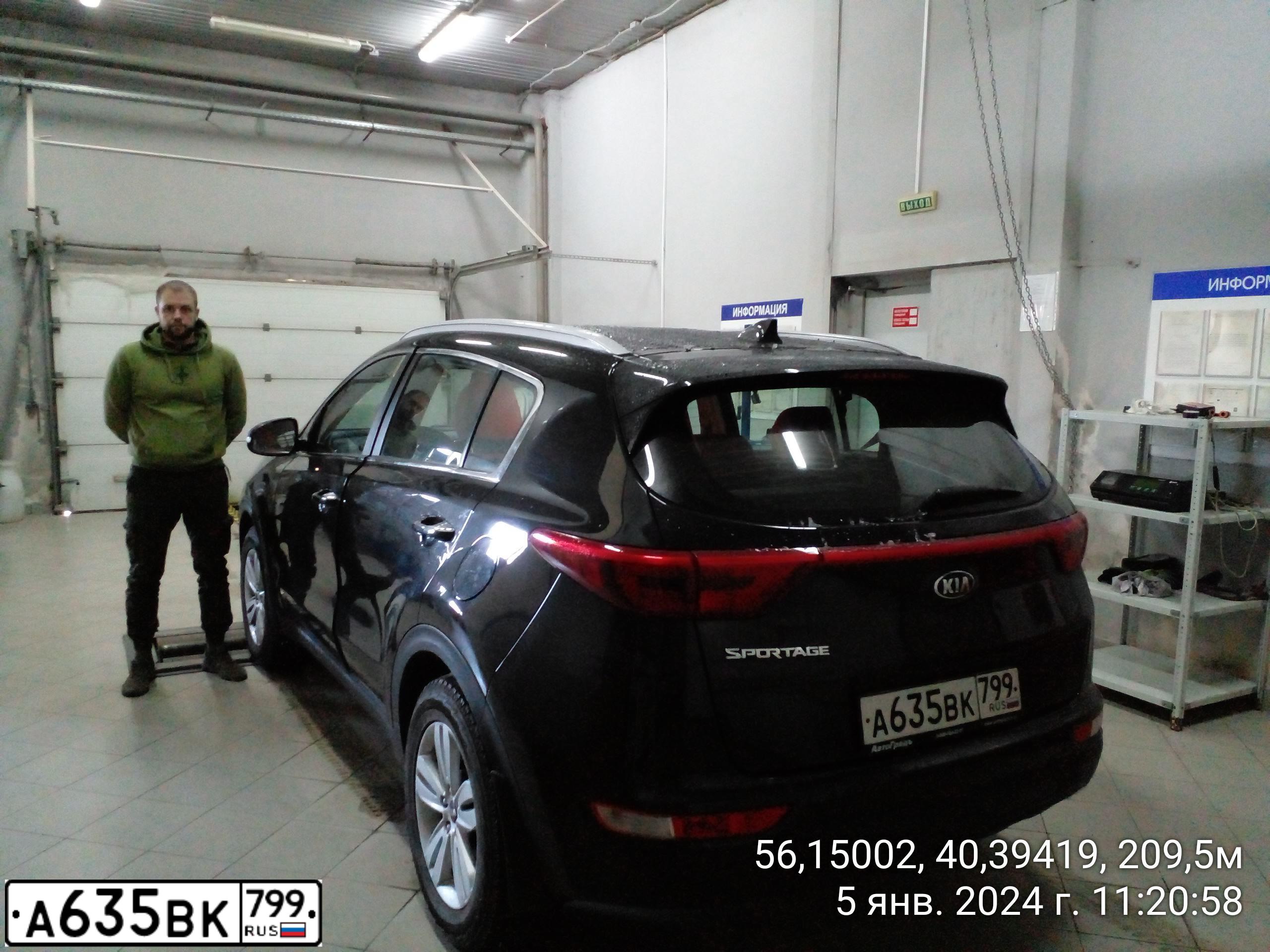 Фото автомобиля KIA SPORTAGE, 2017 — госномер М915УР33. Цвет: ЧЕРНЫЙ ПЕРЛАМУТР