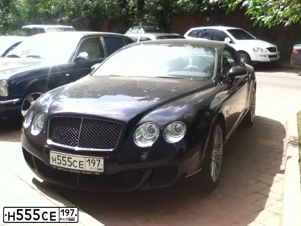 Фото автомобиля BENTLEY CONTINENTAL, 2008 — госномер Н555СЕ197. Цвет: СИНИЙ ТЕМНЫЙ