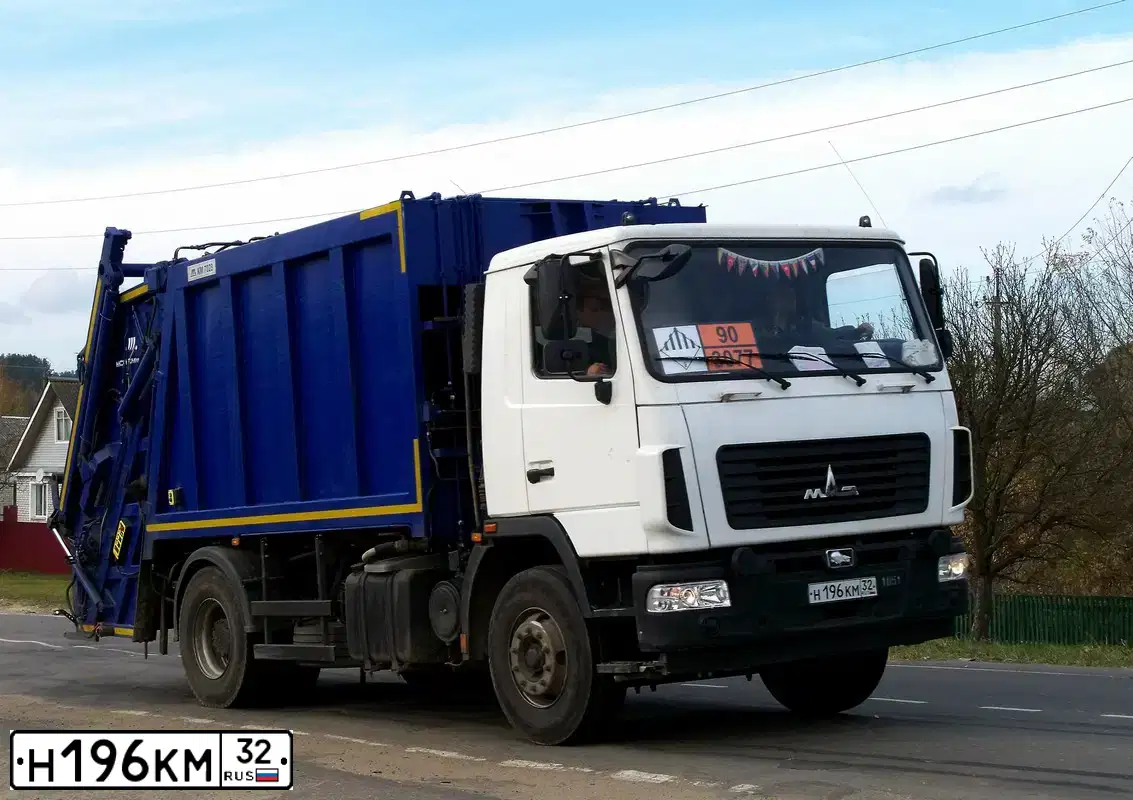Фото автомобиля MAZ 5340 /4X2/, 2017 — госномер Н196КМ32. Цвет: БЕЛЫЙ