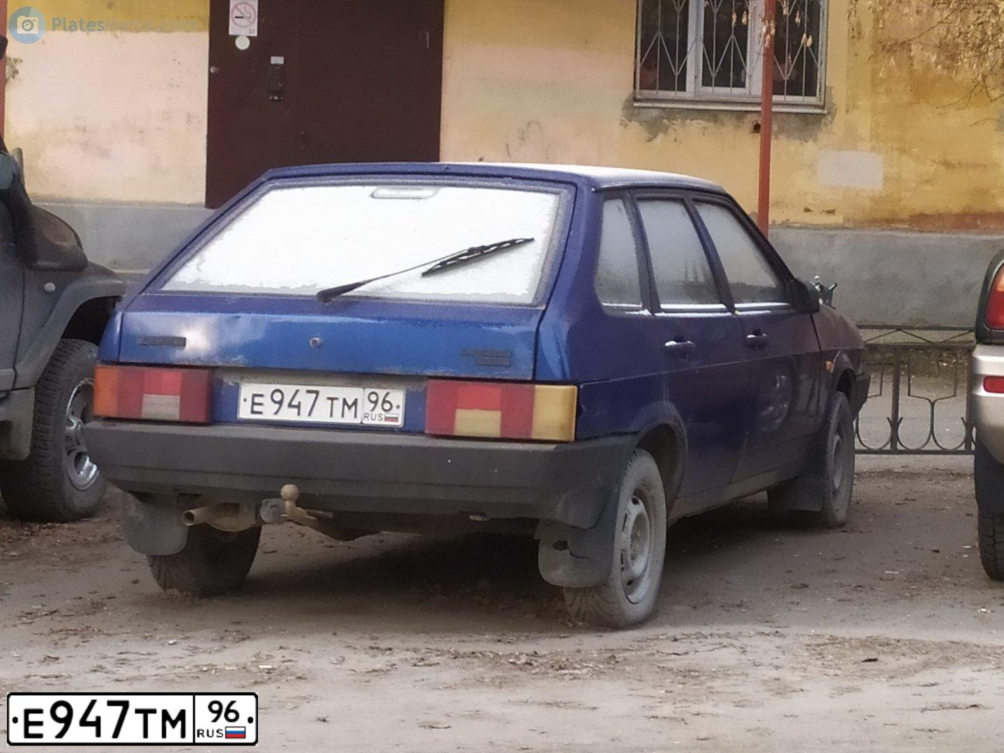 Фото автомобиля LADA 2109 SAMARA, 2000 — госномер Е947ТМ96. Цвет: СИНИЙ