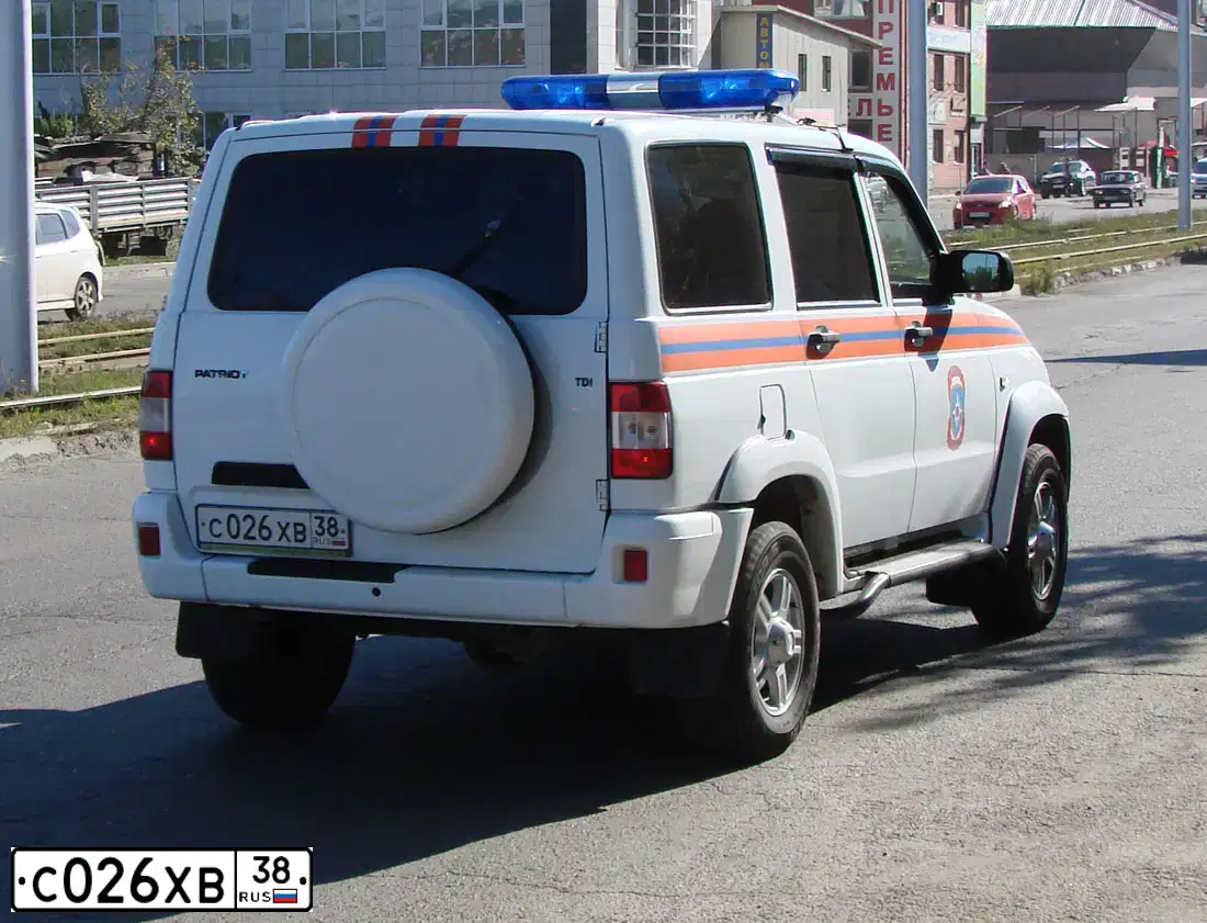 Фото автомобиля UAZ 3163 PATRIOT, 2011 — госномер С026ХВ38. Цвет: ТЕХ.РЕГЛАМЕНТ