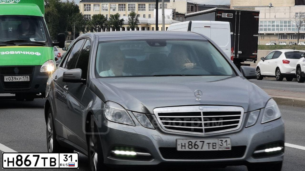 Фото автомобиля MERCEDES E-KLASSE, 2010 — госномер Н867ТВ31. Цвет: СЕРЫЙ