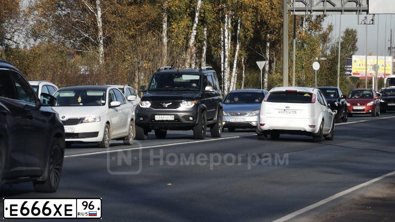 Фото автомобиля MITSUBISHI LANCER, 2007 — госномер Е666ХЕ96. Цвет: Красный