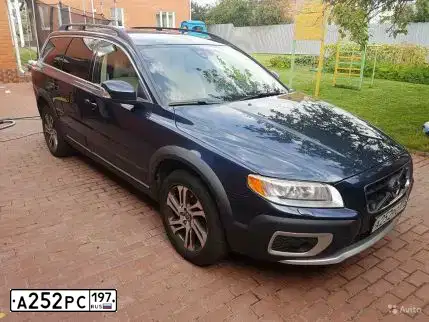 Фото автомобиля VOLVO XC70, 2011 — госномер А252РС197. Цвет: СИНИЙ