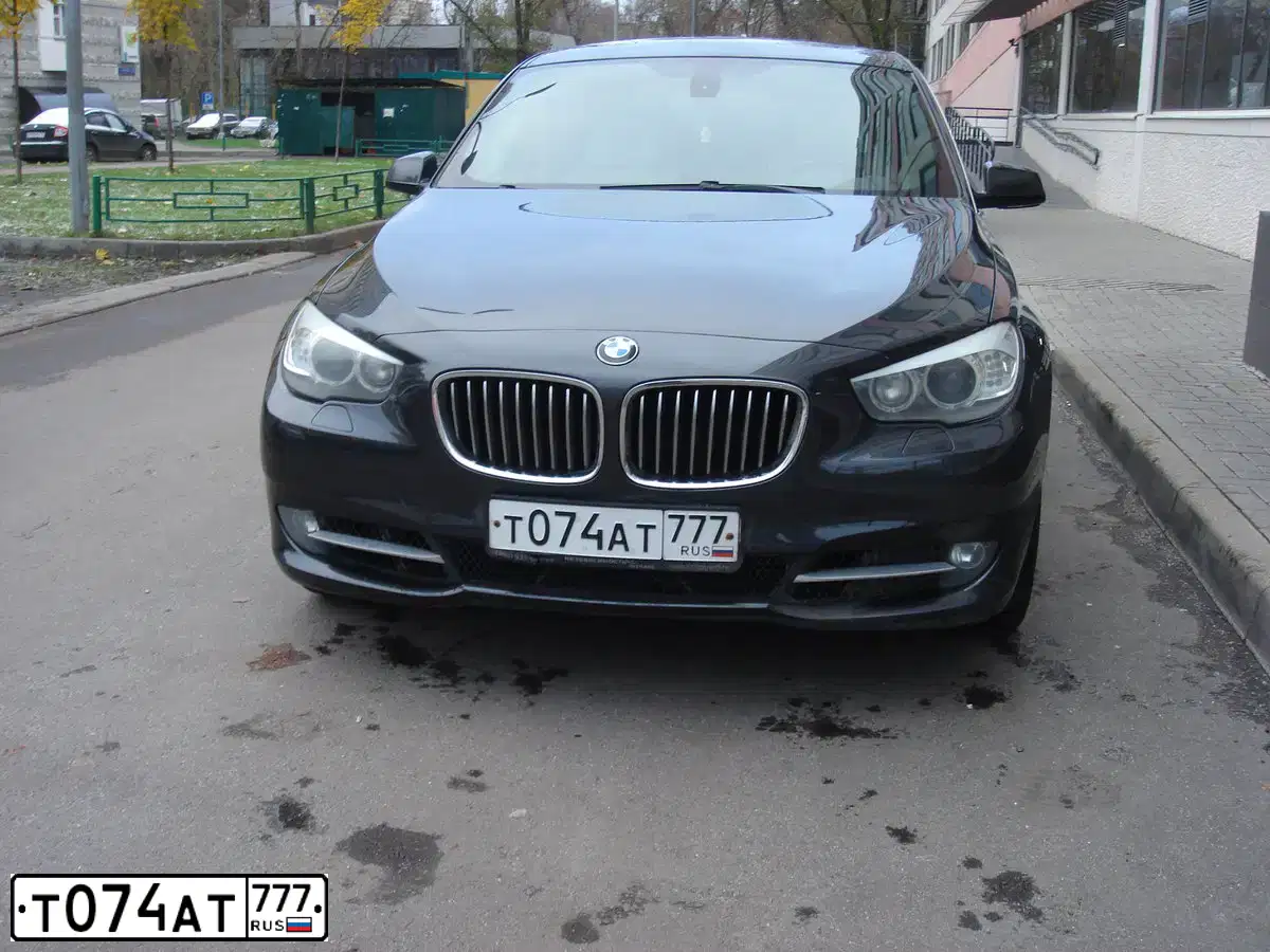 Фото автомобиля BMW SERIE 5 GT, 2010 — госномер С533КС790. Цвет: СЕРЫЙ ТЕМНЫЙ