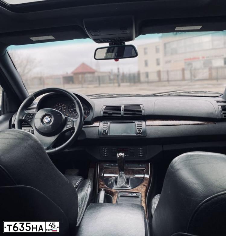 Фото автомобиля BMW X5, 2004 — госномер Т635НА45. Цвет: СЕРЫЙ