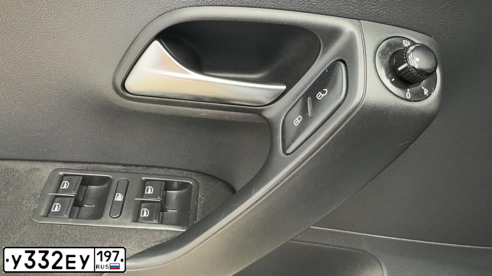 Фото автомобиля VOLKSWAGEN POLO, 2010 — госномер В461РТ43